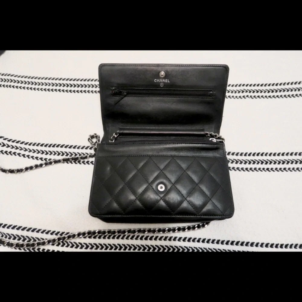 SOLD ‼️ Chanel black Cambon WOC - Picture 2 of 9